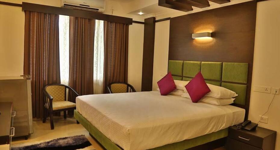 Continento The Classic Hotel Tirur Exterior photo